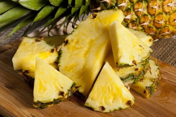 Ananas w smoothie pomoże oczyścić organizm i wzmocnić układ odpornościowy. 